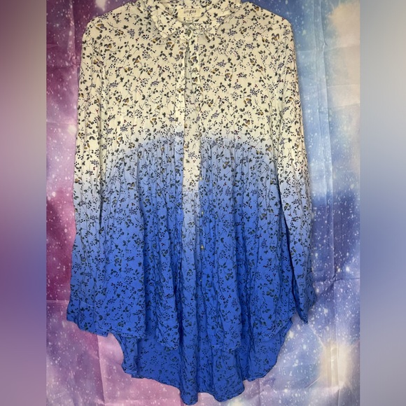 Umgee Tops - Umgee ombré button up shirt 🛍